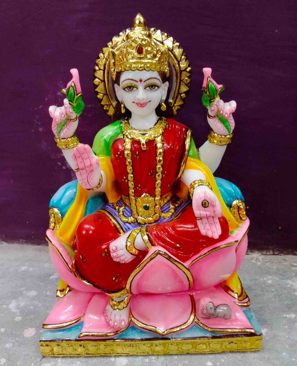 Idol of Lakshmi.jpg - Lakshmi Puja festival - Romikas jewelry