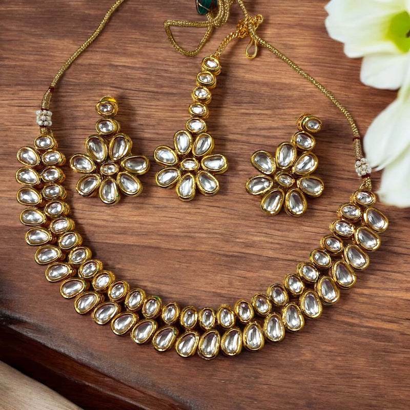 Royal Kundan Jewelry Set
Vintage Kundan Necklace
Heavy Bridal Necklace Set
Kundan Bridal Jewelry Online. Exclusive Kundan Jewellery Collection
Wedding Jewelry for Brides
Traditional Indian Jewelry Online
Multilayer Kundan Necklace