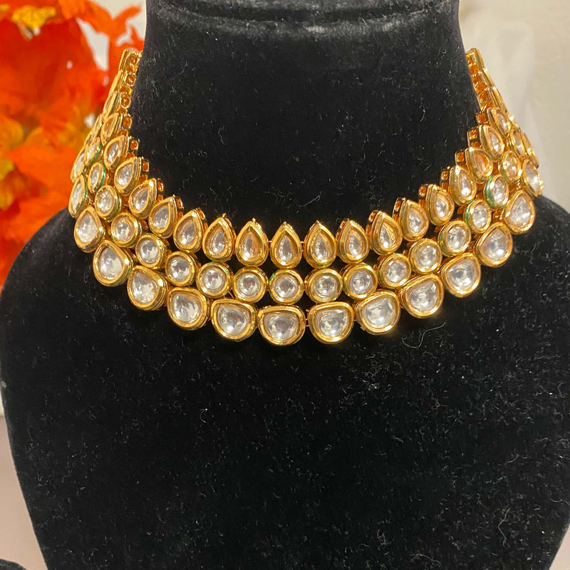 Anuva Kundan Necklace Set