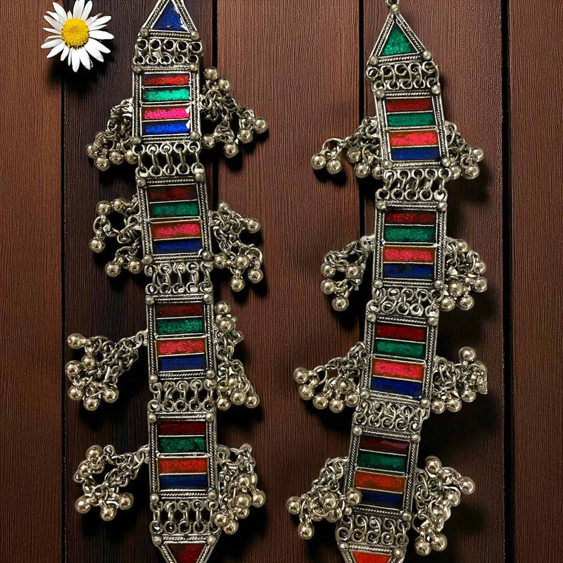 Experience timeless elegance with this handcrafted Aradhya German Silver Multicolor Ghungroo Necklace. Designed for the modern woman who loves ethnic charm, this oxidized silver statement necklace features vibrant enamel work and jingling ghungroos. Perfect for festivals, weddings, or cultural celebrations, this boho tribal jewelry adds a colorful, artistic flair to any traditional or fusion outfit.