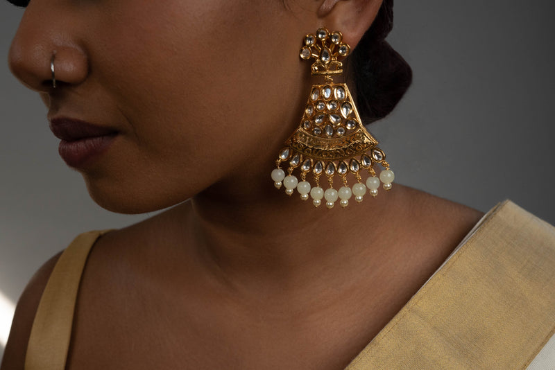 White Mahila Kundan Earrings