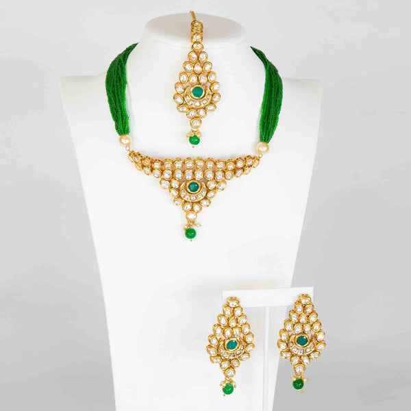 Green Amoli jewelry set: necklace, earrings, maang tikka - Romikas