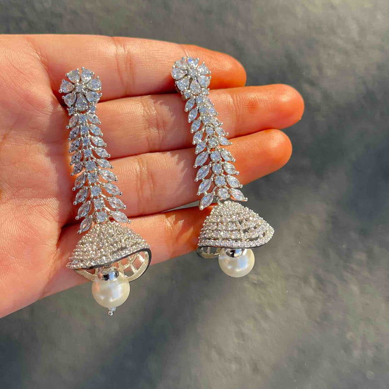 Rithika cubic zirconia earrings: pearls, rhodium plating - Romikas
